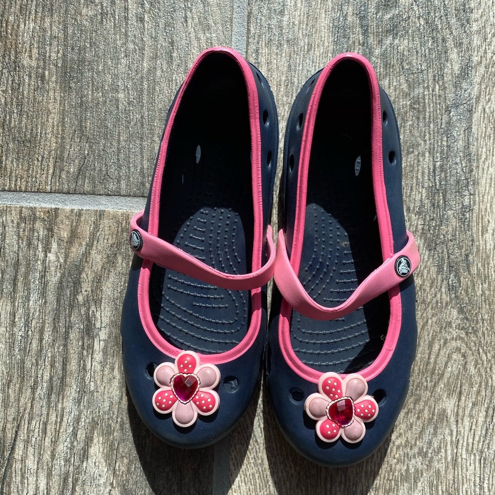Crocs Girls Navy Flower Flat Mary Jane
